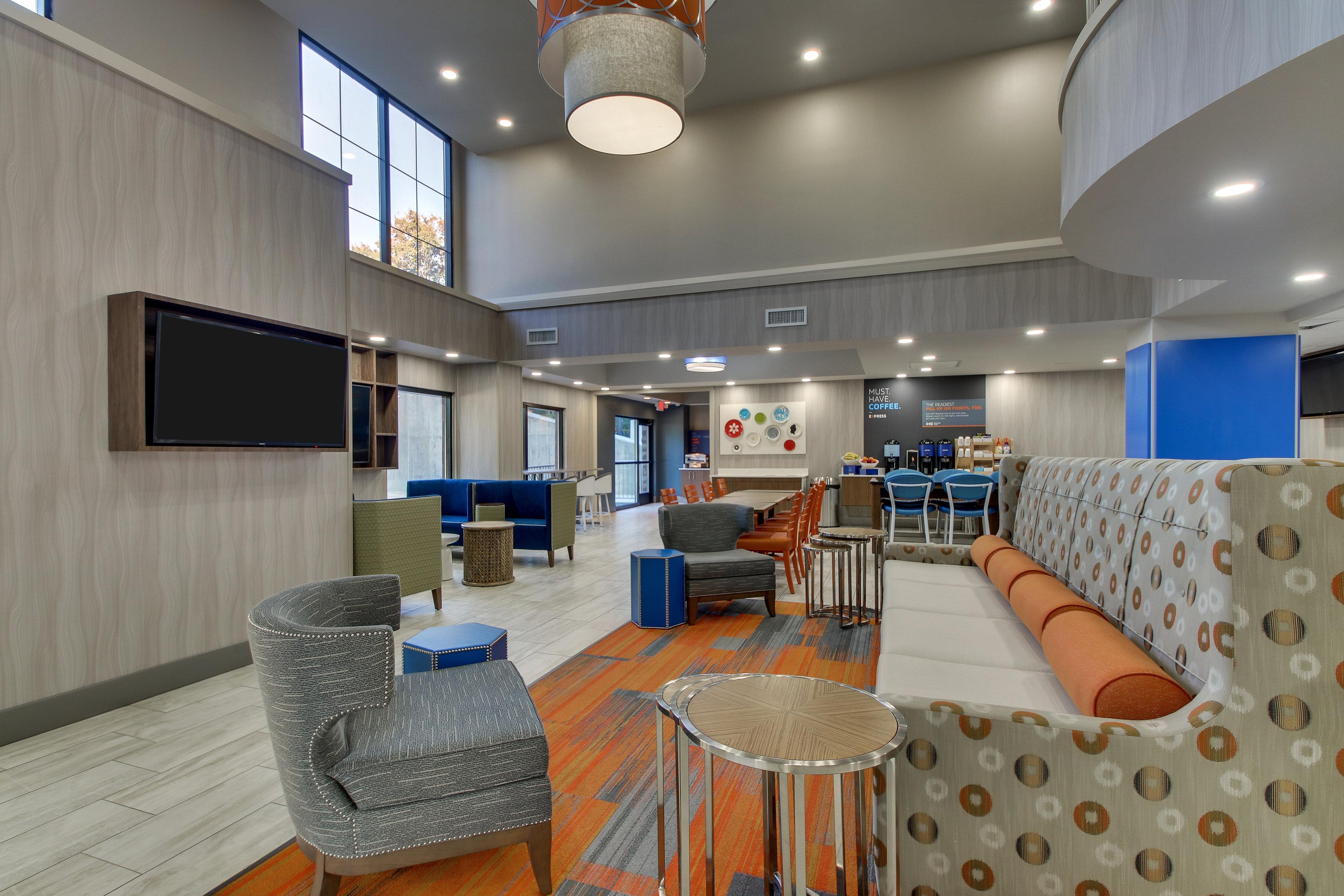 Holiday Inn Express & Suites Atlanta Perimeter Mall Hotel By Ihg Sandy Springs Eksteriør billede