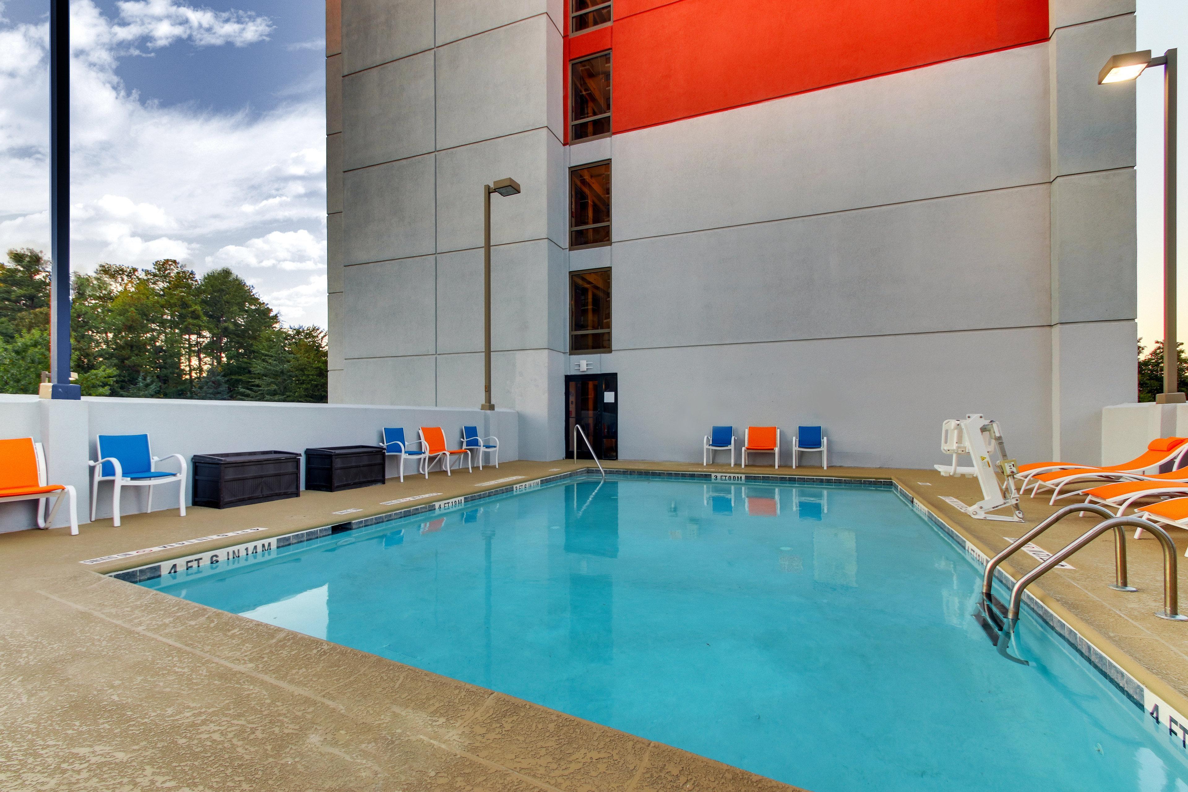 Holiday Inn Express & Suites Atlanta Perimeter Mall Hotel By Ihg Sandy Springs Eksteriør billede