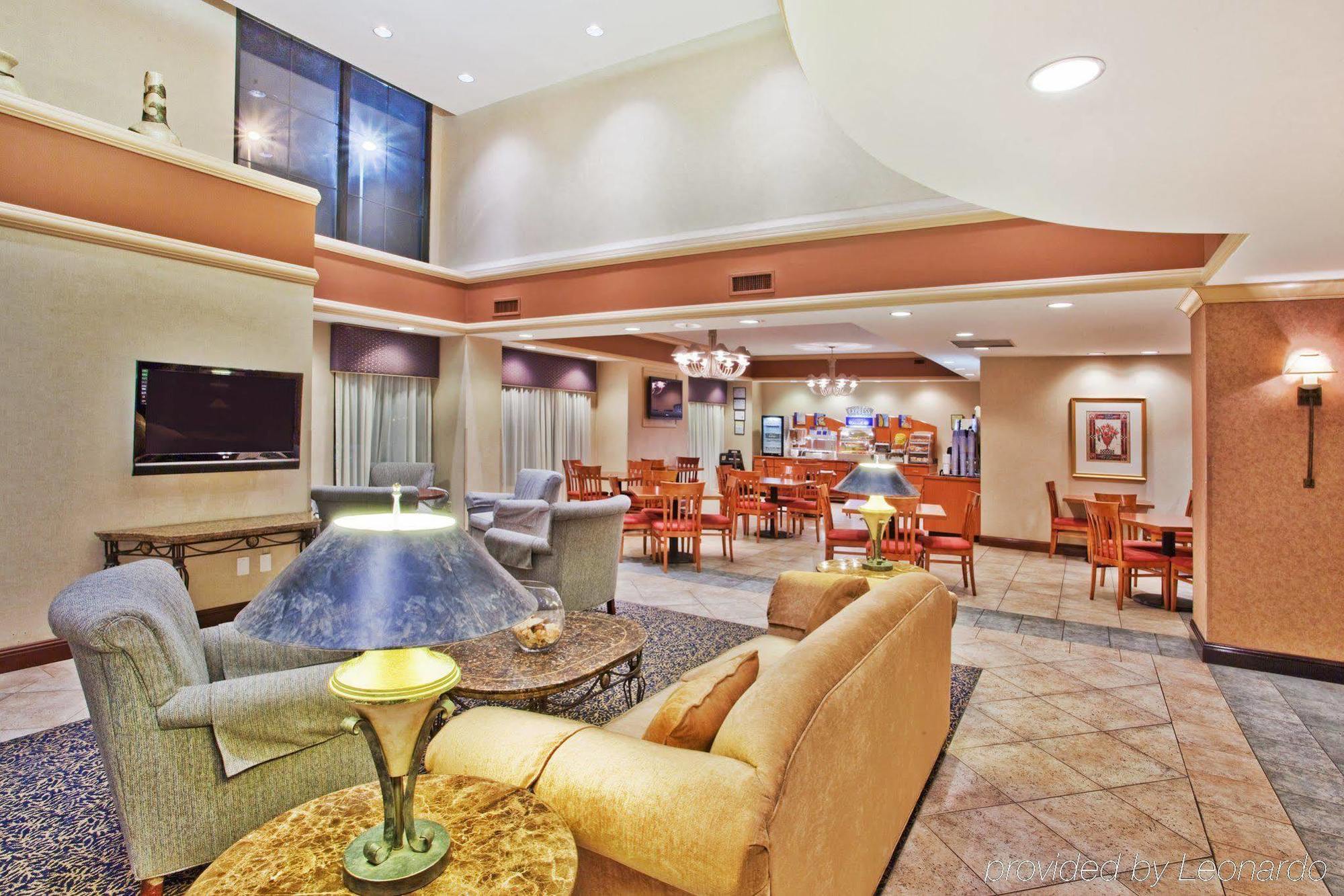 Holiday Inn Express & Suites Atlanta Perimeter Mall Hotel By Ihg Sandy Springs Interiør billede