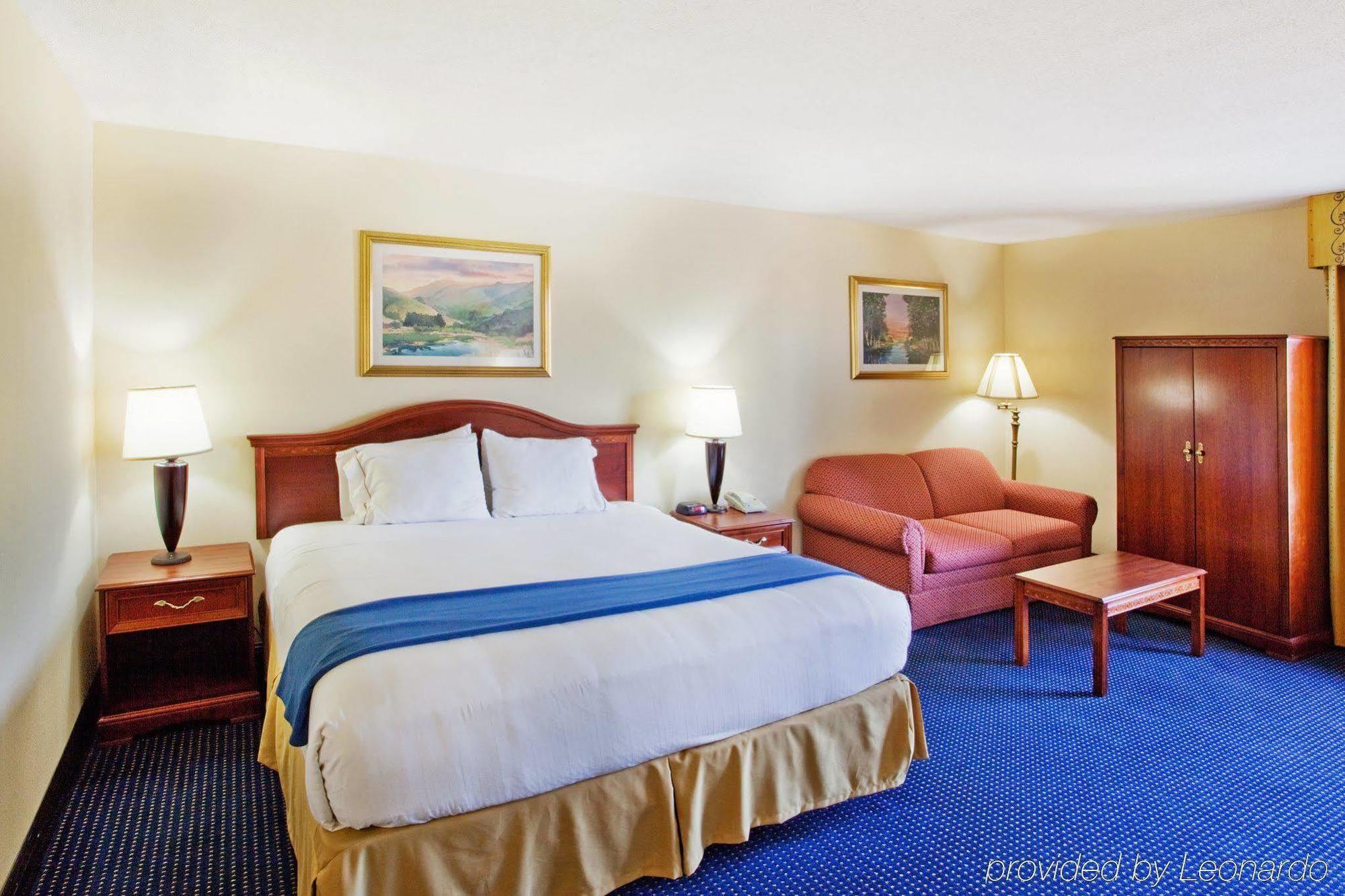 Holiday Inn Express & Suites Atlanta Perimeter Mall Hotel By Ihg Sandy Springs Værelse billede