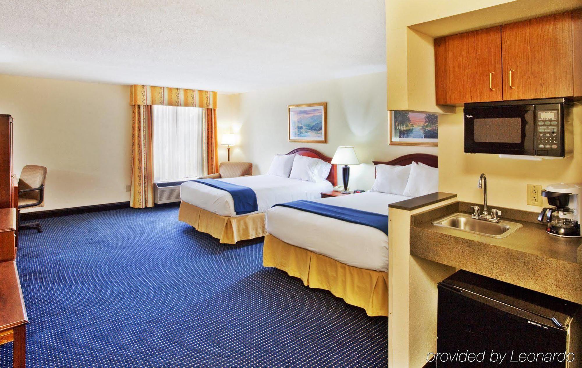 Holiday Inn Express & Suites Atlanta Perimeter Mall Hotel By Ihg Sandy Springs Værelse billede