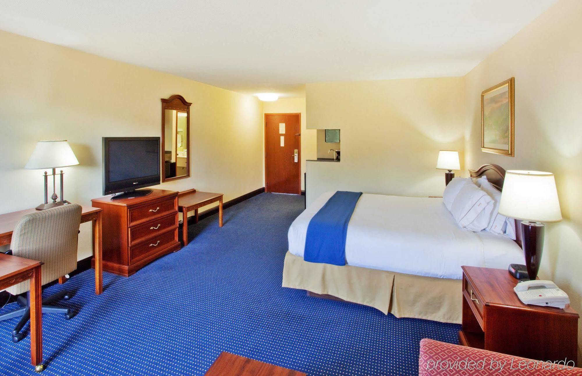 Holiday Inn Express & Suites Atlanta Perimeter Mall Hotel By Ihg Sandy Springs Værelse billede
