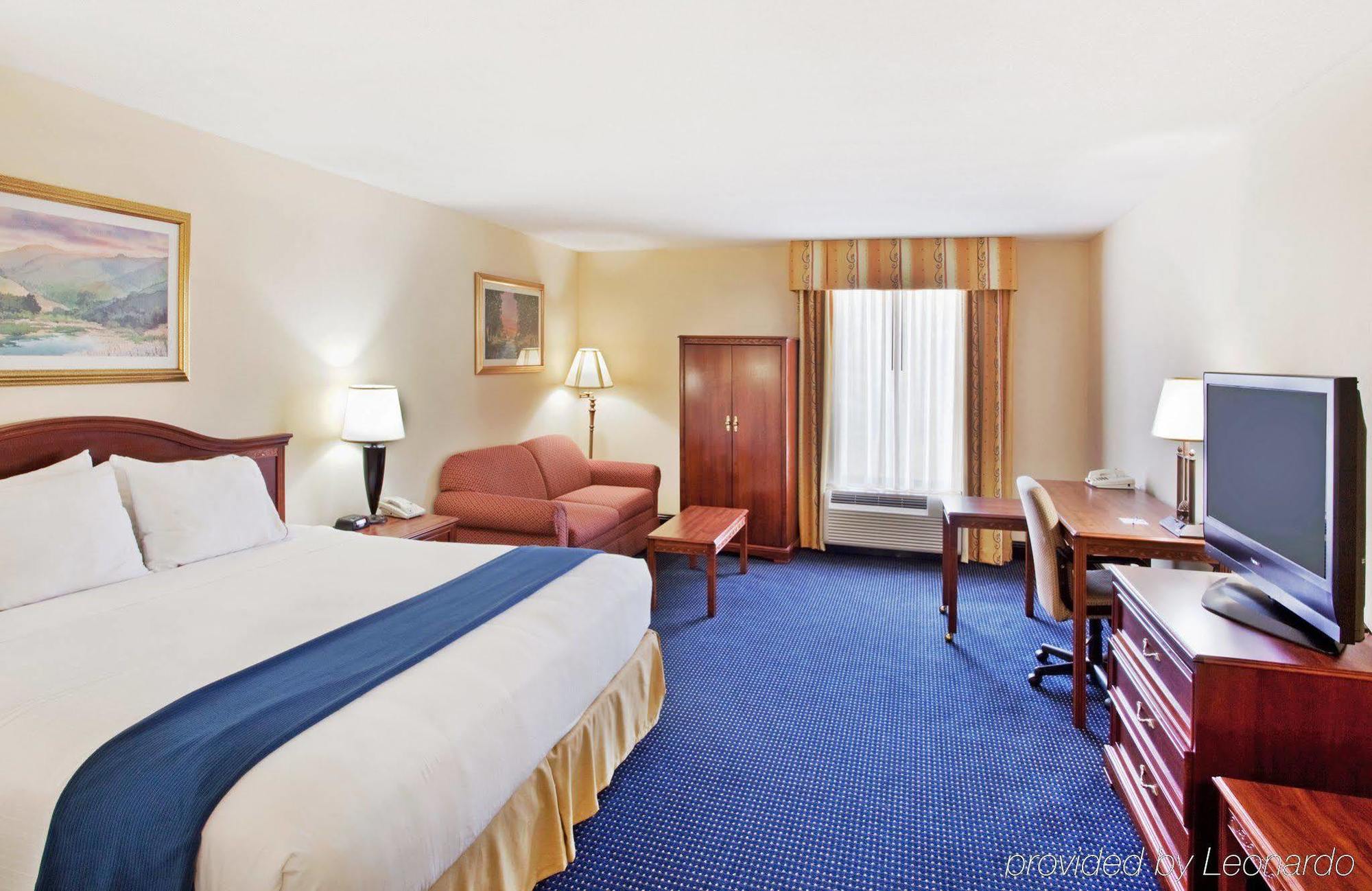 Holiday Inn Express & Suites Atlanta Perimeter Mall Hotel By Ihg Sandy Springs Værelse billede